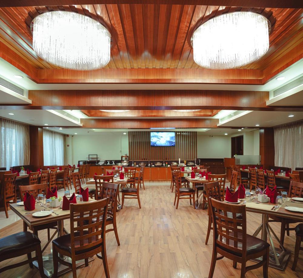 Ramee The Srinivas Palace Bhudzs Kültér fotó