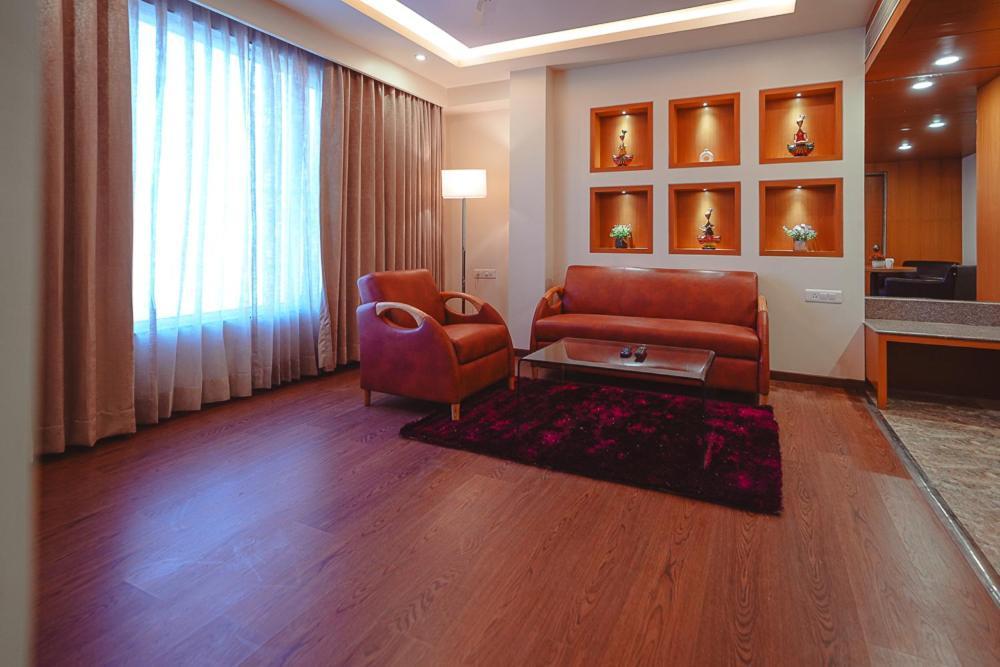 Ramee The Srinivas Palace Bhudzs Kültér fotó