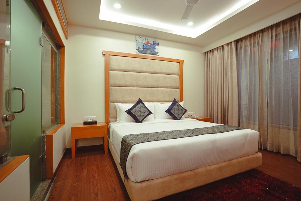 Ramee The Srinivas Palace Bhudzs Kültér fotó