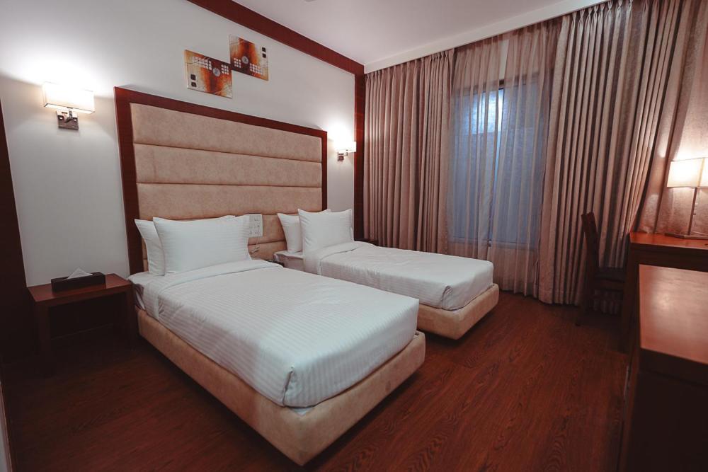 Ramee The Srinivas Palace Bhudzs Kültér fotó